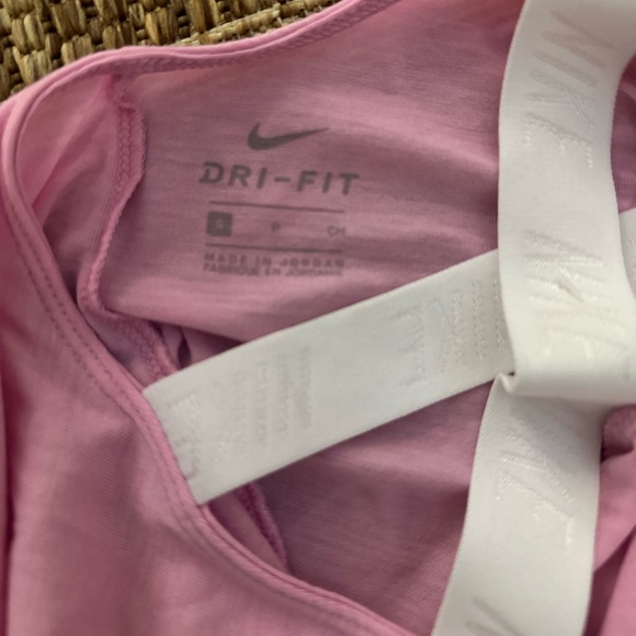 NEVER WORN- Nike Pink Dri Fit Training Top - Picture 5 of 8